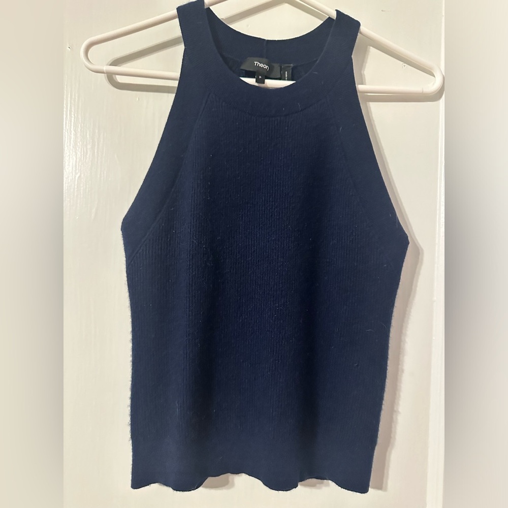 Sleeveless navy sweater top
